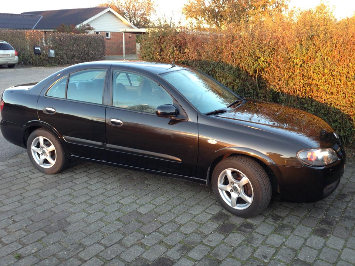 Nissan Almera 1,5 Ace billede 1