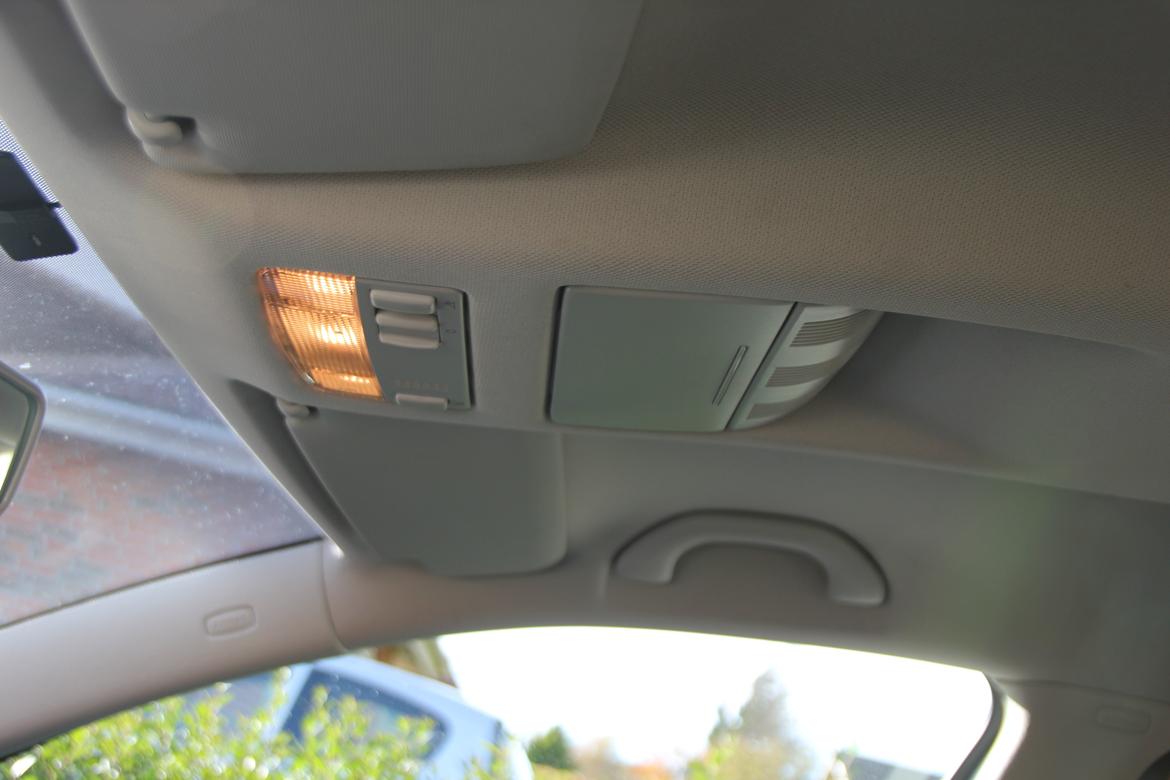 Skoda Octavia Elegance (SOLGT) - Læselamper og solbrilleholder. billede 11