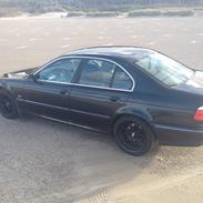 BMW E39 523i