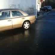 Mercedes Benz W124 300 E