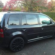 VW Touran 2,0 TDi 140 Trendline DSG Van