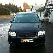 VW Touran 2,0 TDi 140 Trendline DSG Van