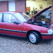 Opel Omega A 2.0i 8v