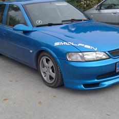 Opel Vectra B "Smølfen"