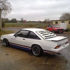 Opel Manta B GT/E i200