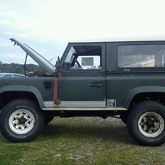 Land Rover Defender 90"