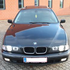 BMW 523i