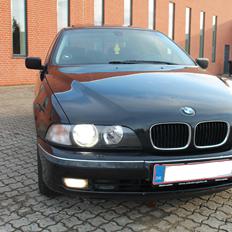 BMW 523i