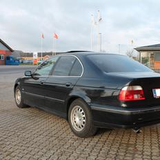 BMW 523i