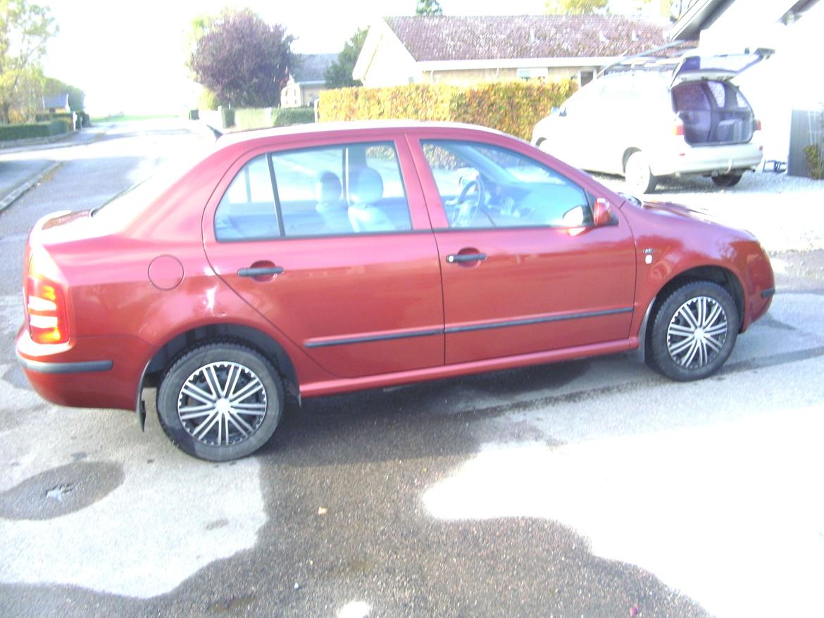 Skoda fabia sedan billede 2