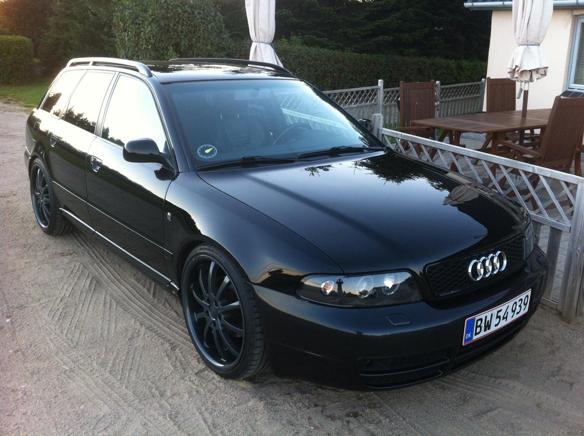 Audi A4 1.8 T Avant SOLGT billede 1