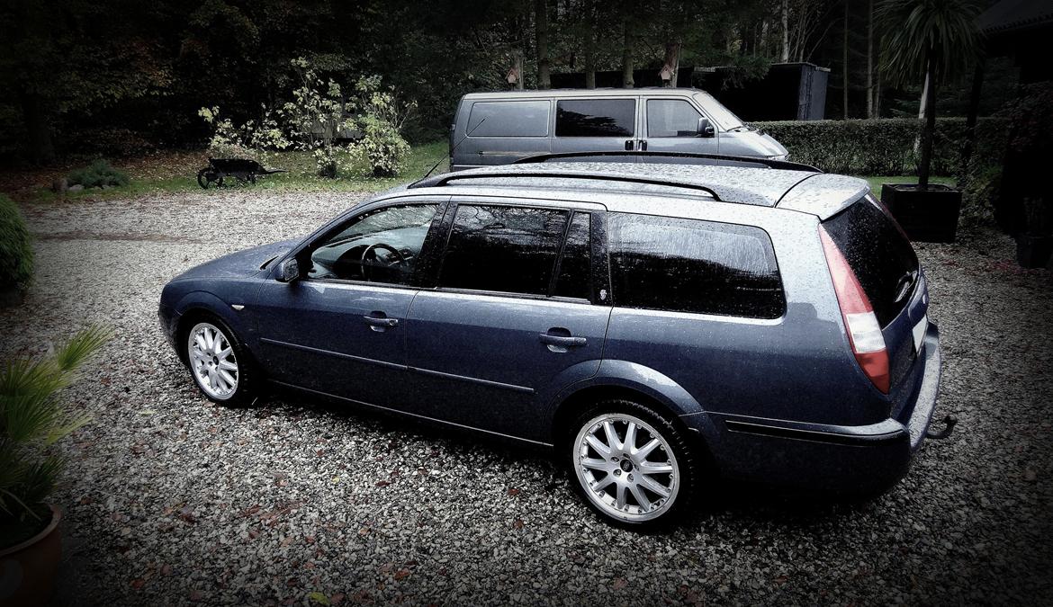 Ford Mondeo Ghia billede 1