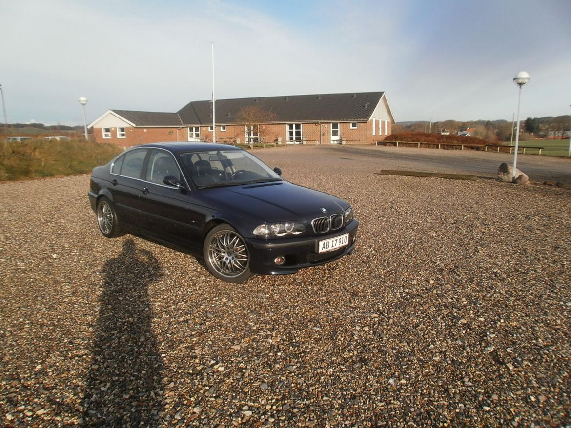 BMW E46 323i limousine billede 1