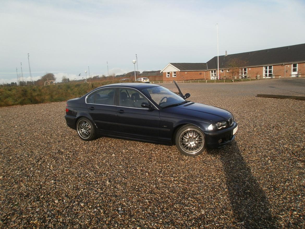 BMW E46 323i limousine billede 3