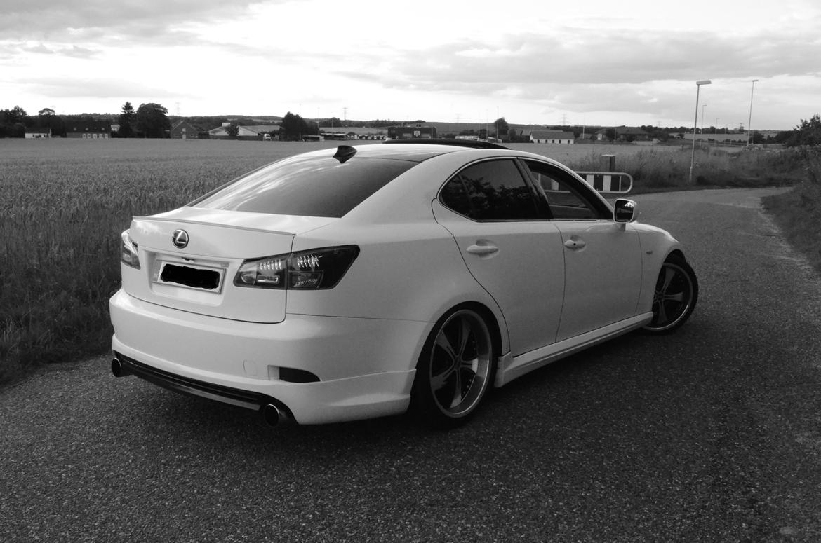 Lexus IS220D billede 8