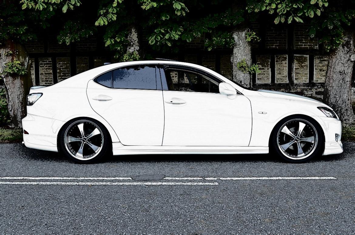 Lexus IS220D billede 11