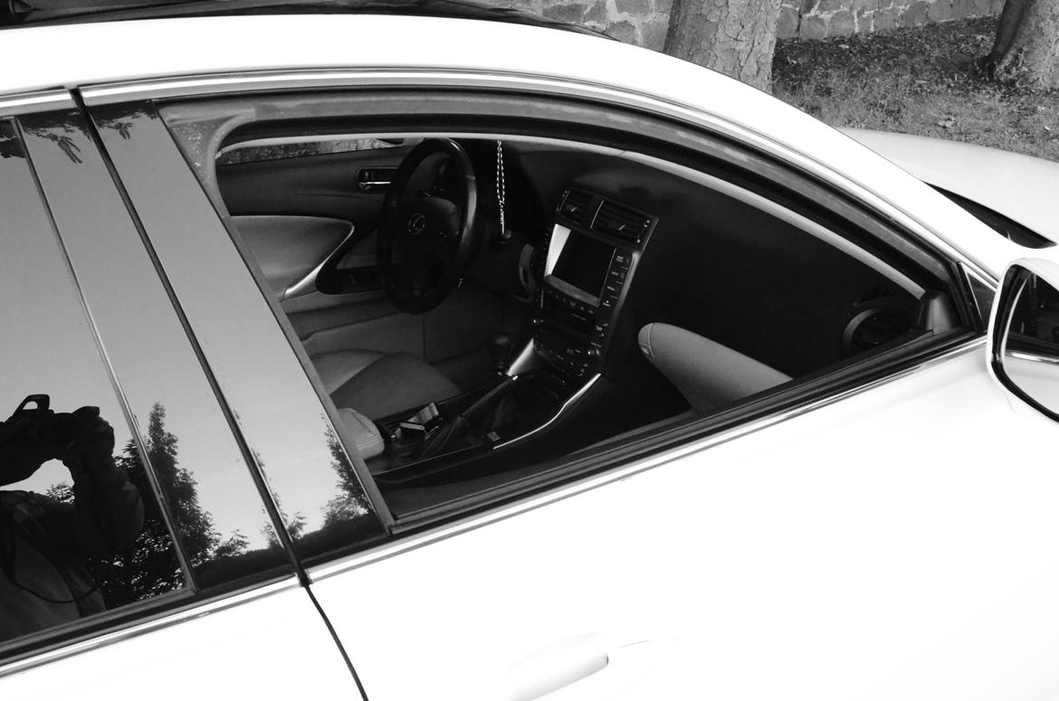 Lexus IS220D billede 12