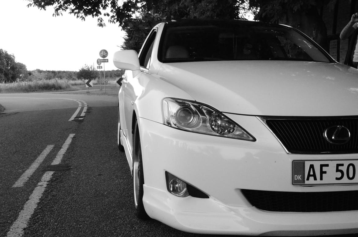 Lexus IS220D billede 13