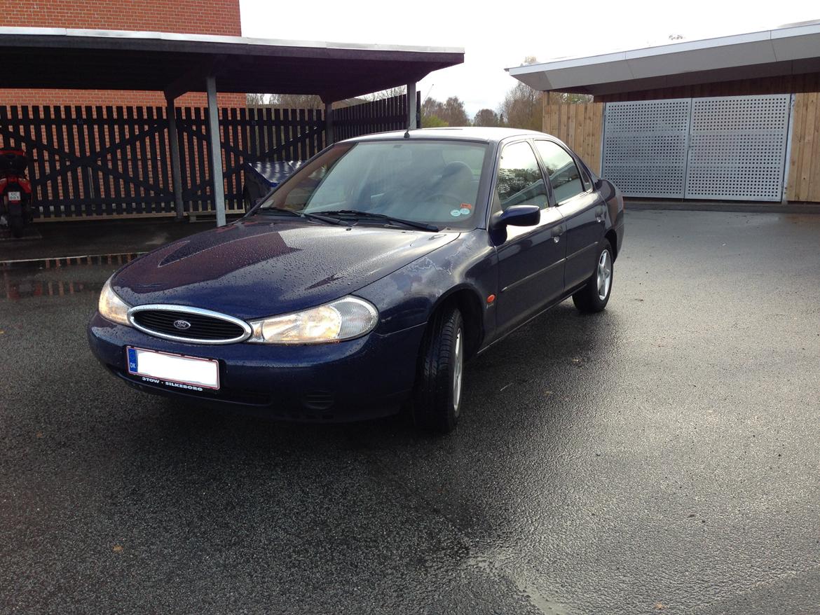 Ford Mondeo 1,8, Flair billede 4