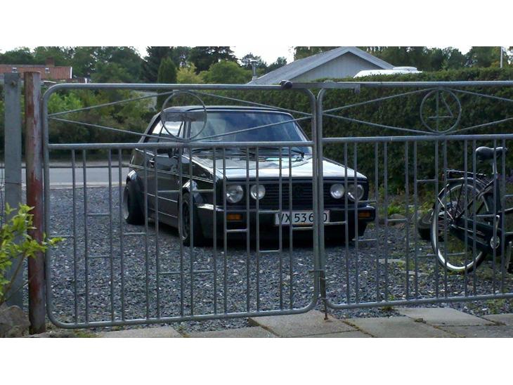 {{currentPhoto.altText}} billede {{currentPhoto.number}}