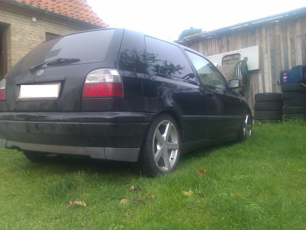 VW Golf 3 - Beskidt med sommerruller på :) billede 9
