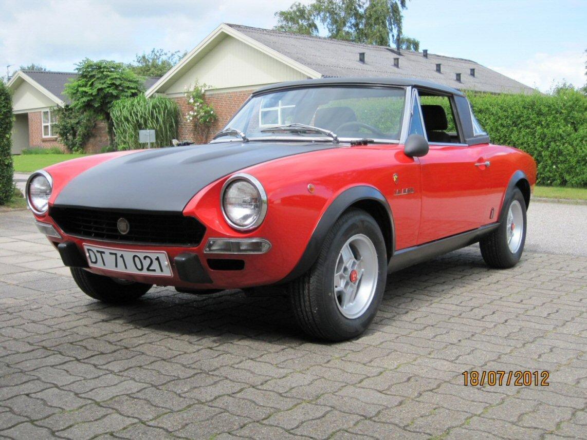 Fiat 124 Spider CS1 - Fiat 124 Spider med tidstypisk udstyr så den minder om en 124 Abarth gadeversion billede 1