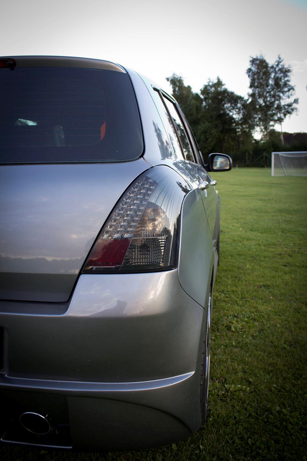 Suzuki Swift 1.5 GLS - (11.08.2012) Skørter malet, og anlæg næsten færdigt. billede 11