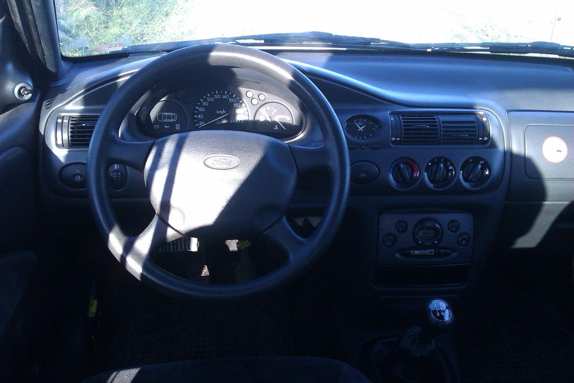 Ford Escort 1.6 16v billede 9