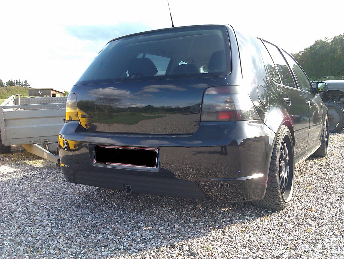 VW Golf 4  Nysynet d.10/9 billede 2