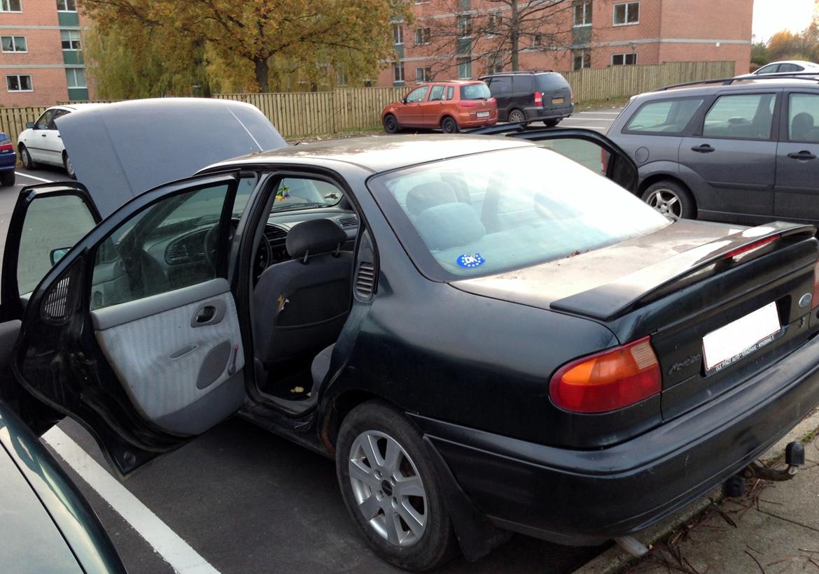 Ford Mondeo 1.8i CLX MK1 billede 12