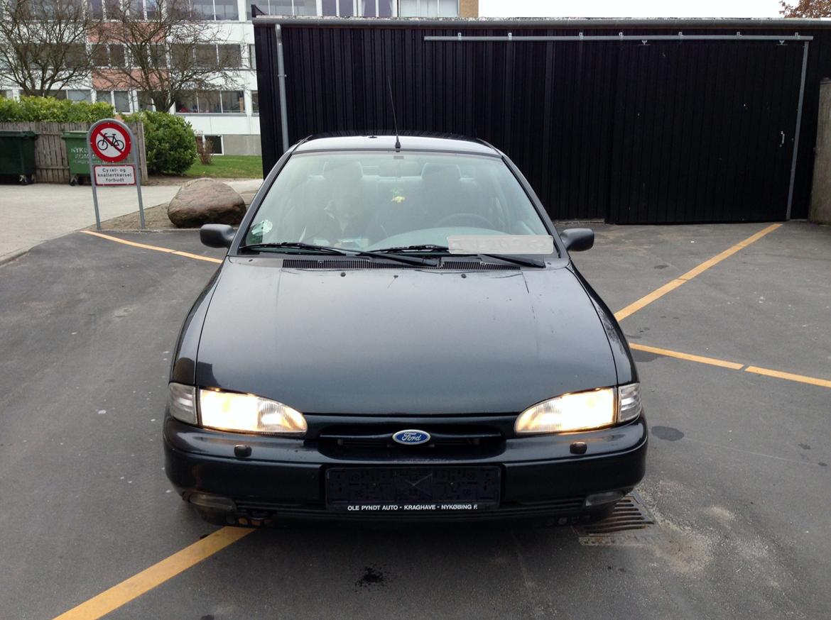 Ford Mondeo 1.8i CLX MK1 billede 3