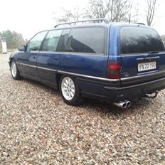 Opel Omega A 3,0 24v caravan