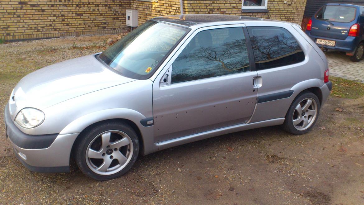 Citroën Saxo 1.6 8v VTS - Nymalet dør. Den havde en grim rids. billede 4