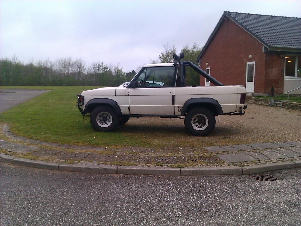 Land Rover Range Rover Classic - Lille upddate: hævet i bag, rolebar + lygte bom monteret. billede 1