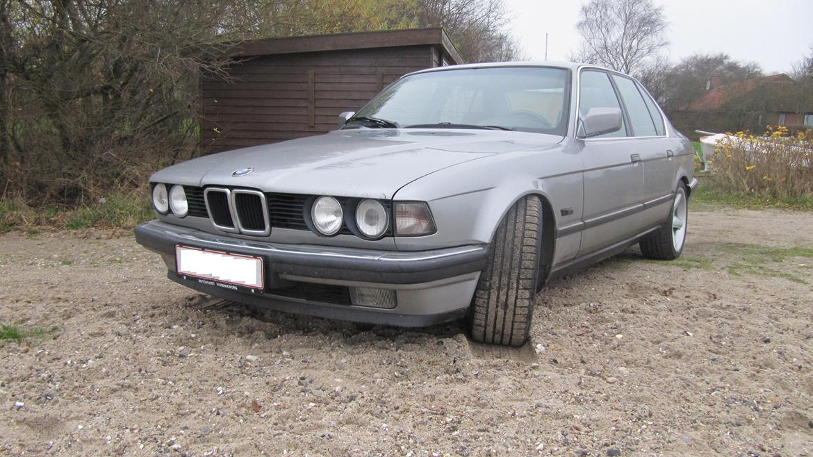 BMW 735I / SOLGT billede 1