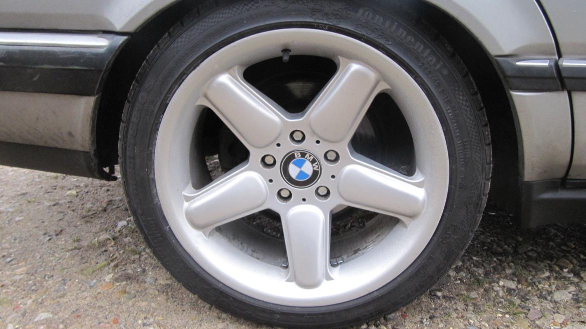 BMW 735I / SOLGT billede 3