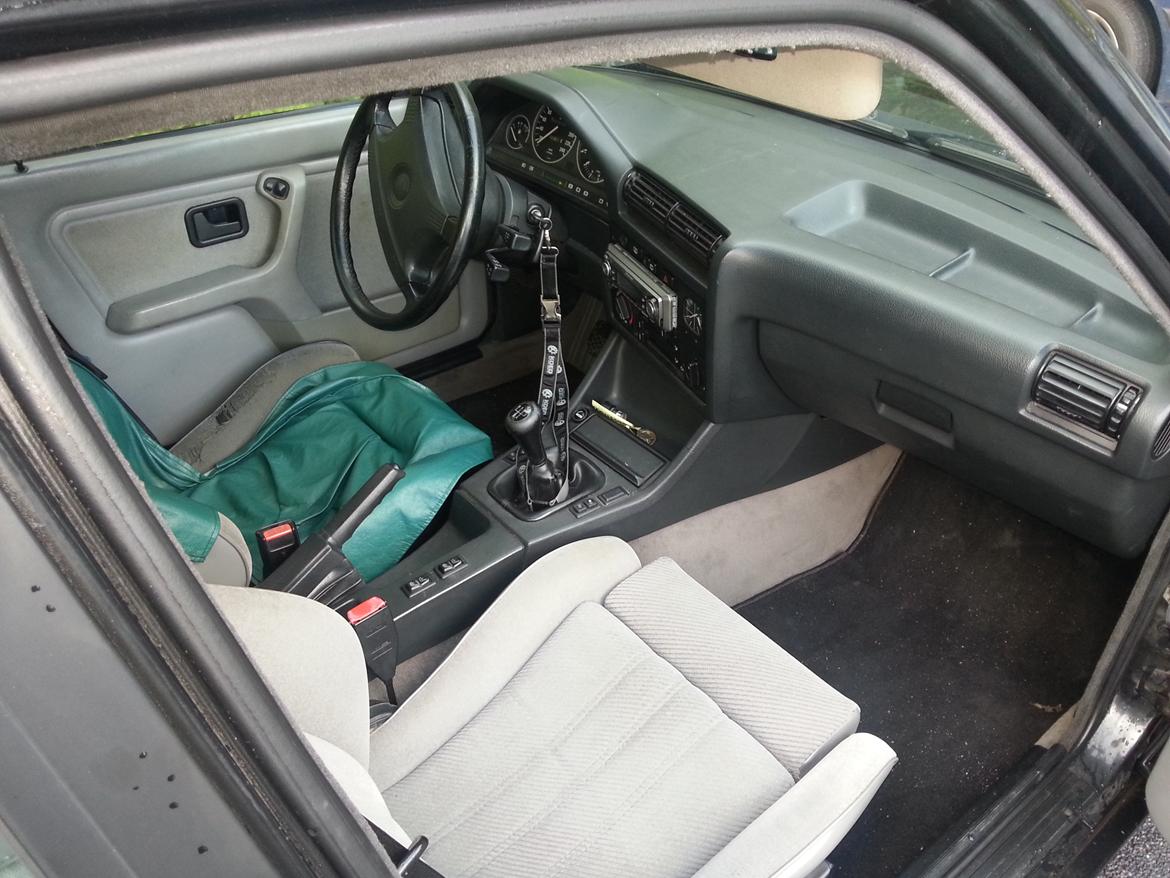 BMW E30 325I TOURING billede 16