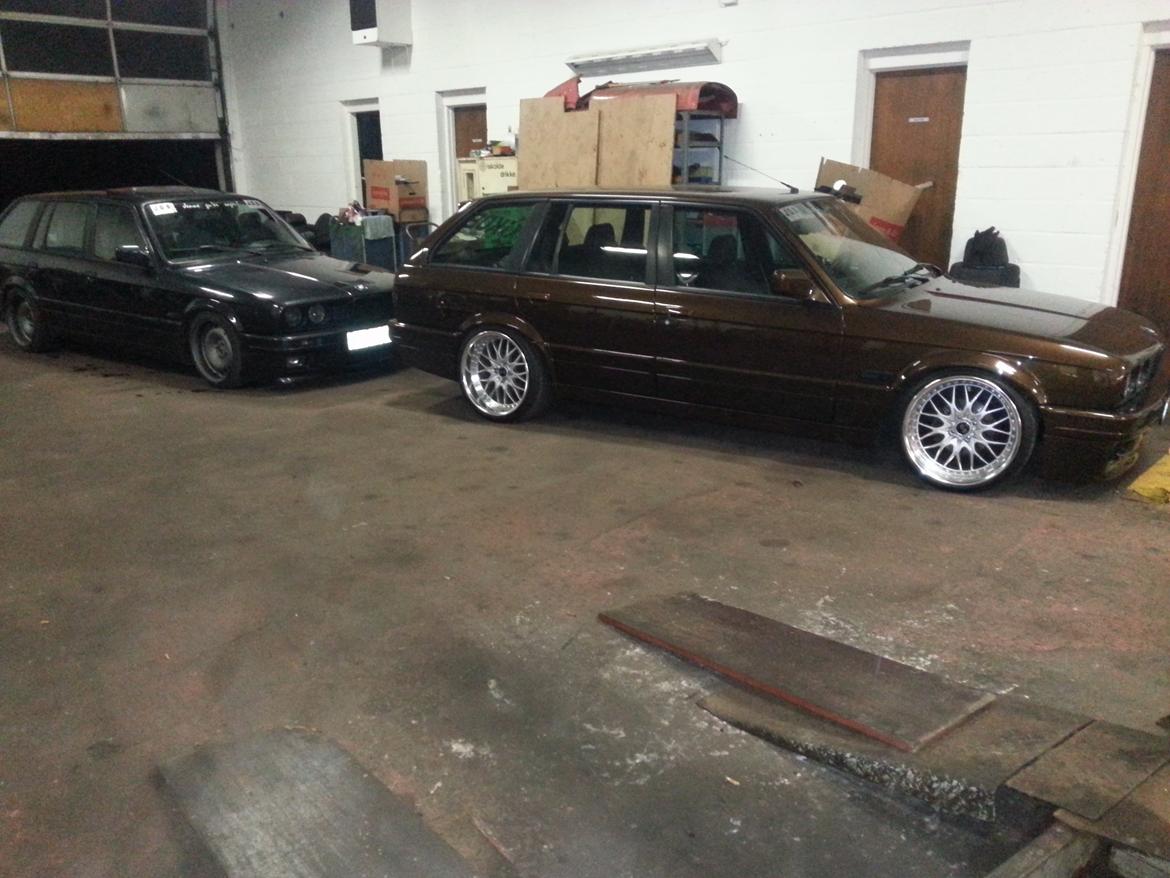 BMW E30 325I TOURING - i værkstedet sammen med "sommerbilen" billede 12
