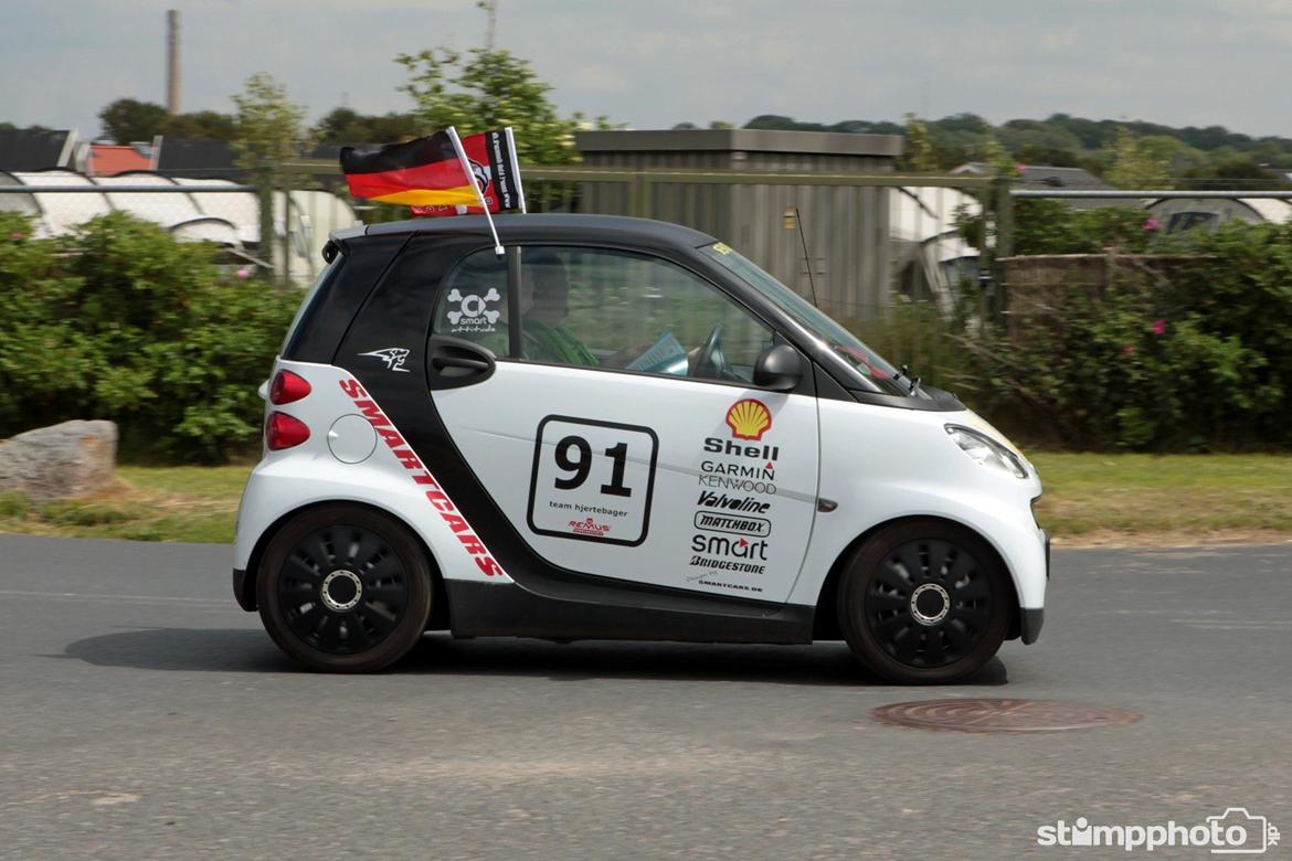 Smart Fortwo 0,8 CDI Pure - Disse tre billeder stammer fra Smartmeet 2012. Sådan så bilen ud inden, den blev lilla. billede 17