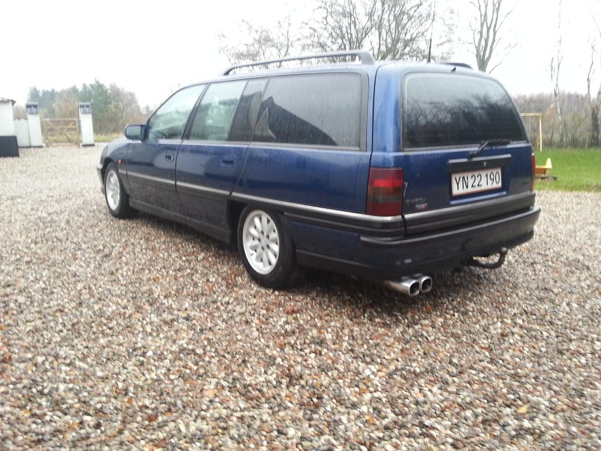 Opel Omega A 3,0 24v caravan billede 2