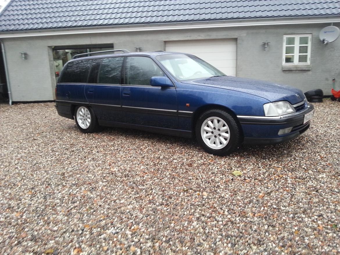 Opel Omega A 3,0 24v caravan billede 4
