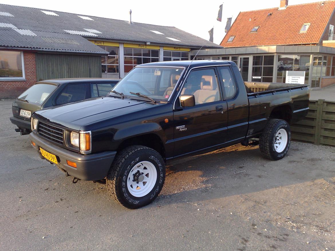 Mitsubishi L200 Club Cab - Lige poleret, taget inden der kom skærmforøgere bagpå samt firmanavn på dørene. billede 11