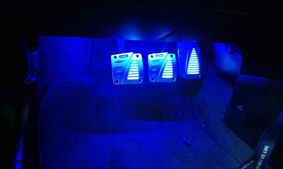 Opel astra g EDITION SILVER - havde sat noget blåt lys i kabinen! :b billede 13