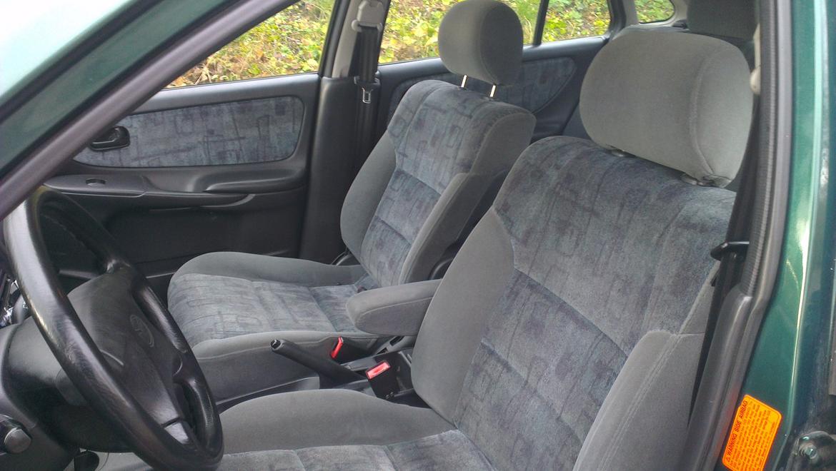 Mazda 626 GF - Den pæne kabine billede 10