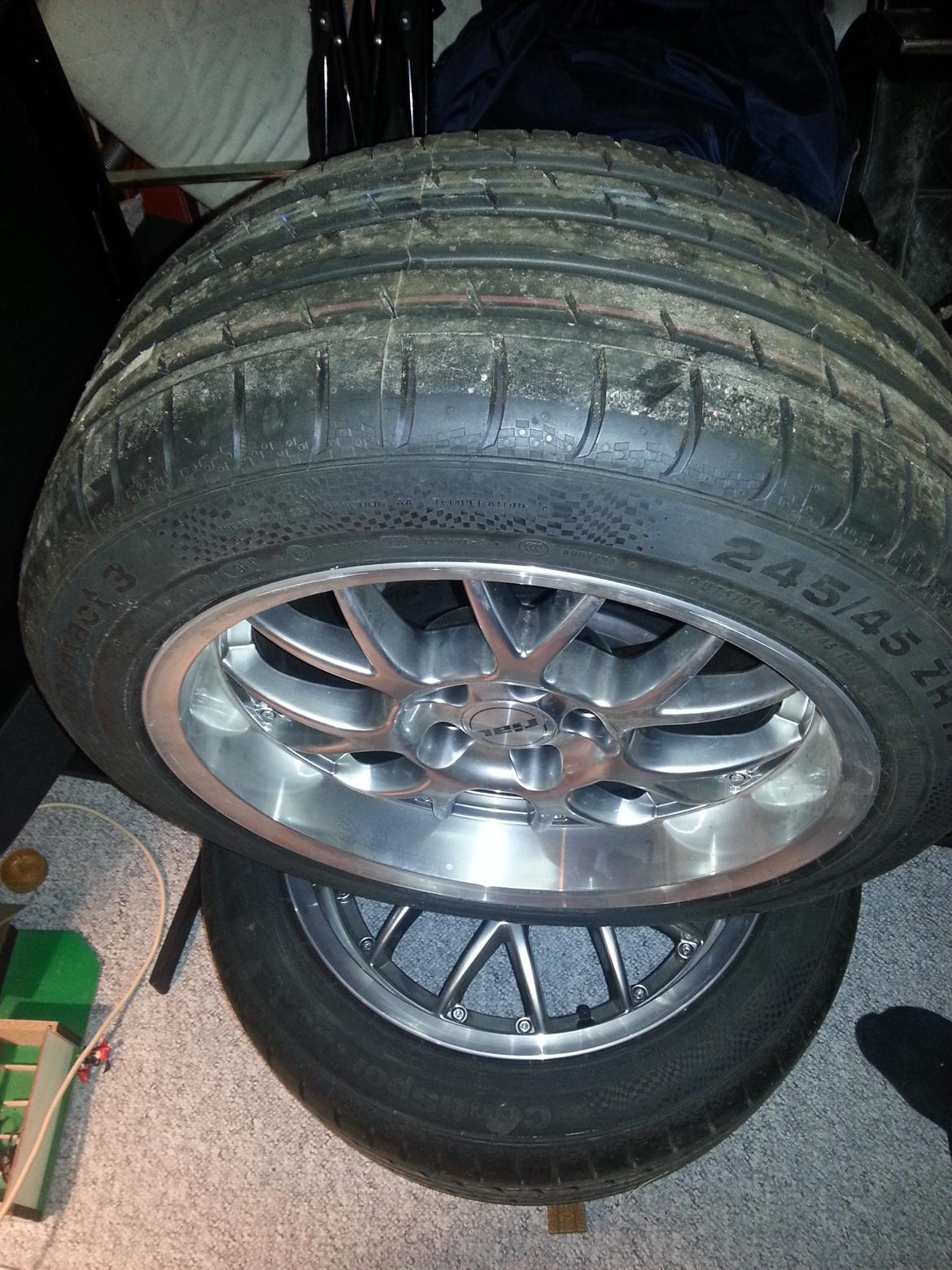 Opel Omega A 3,0 24v caravan - 9x17" bagfælge med 245 mm Conti3 billede 15