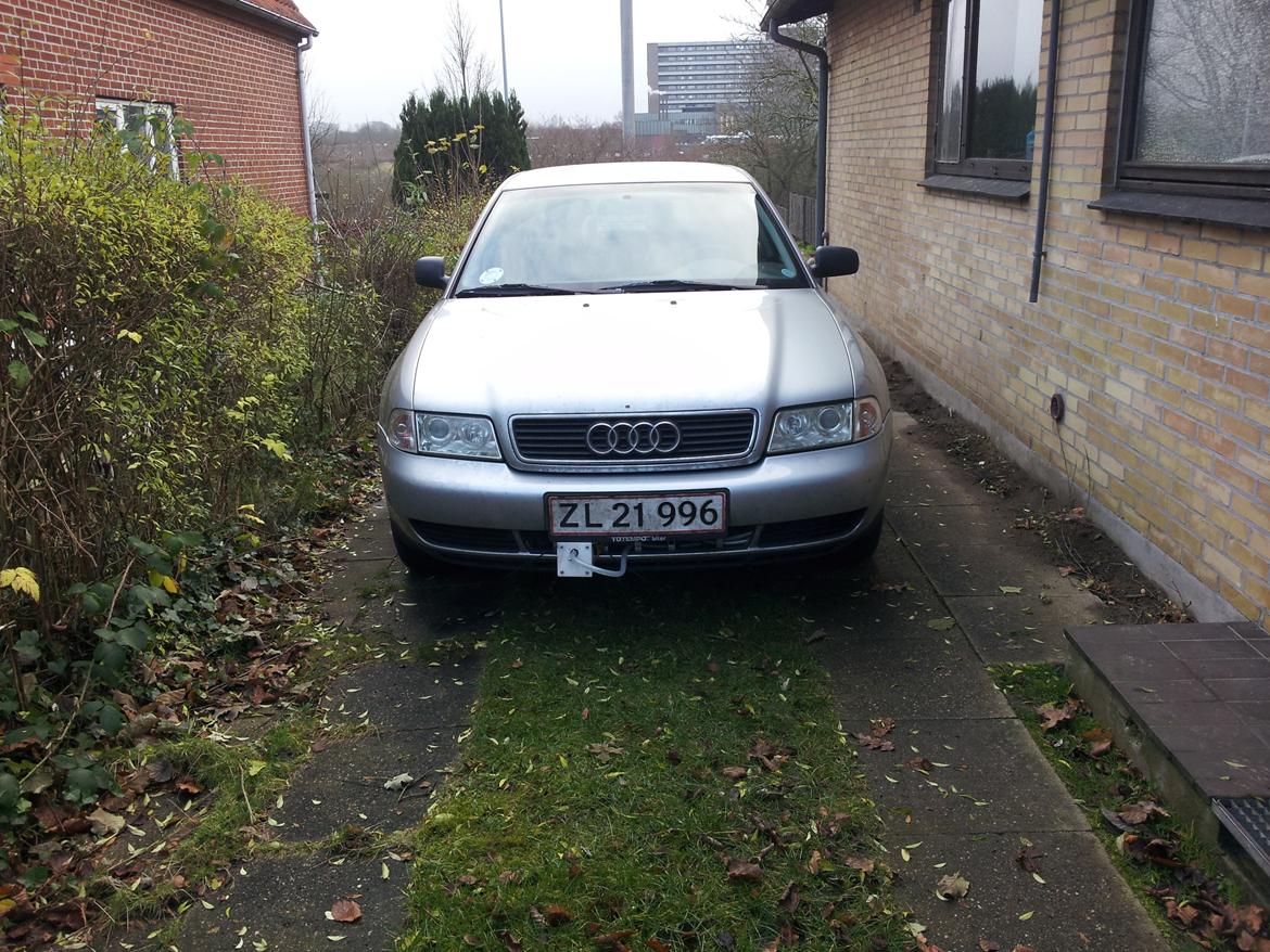 Audi A4 - Så fik jeg fat i nye lygter det pyntede :D   billede 16