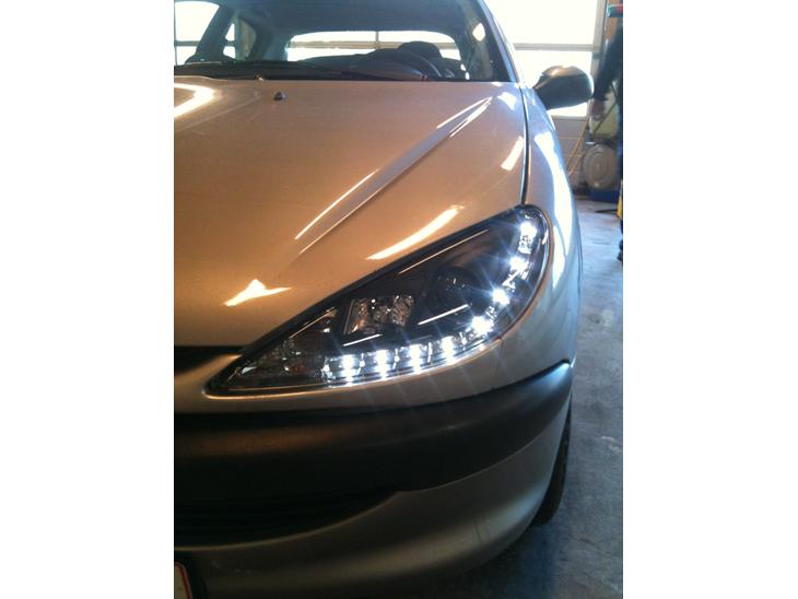 {{currentPhoto.altText}} billede {{currentPhoto.number}}