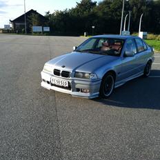 BMW E36 323i