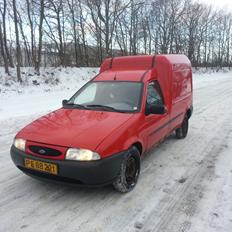 Ford Courier Van 1,8 D (skrottet)