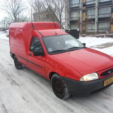 Ford Courier Van 1,8 D (skrottet)